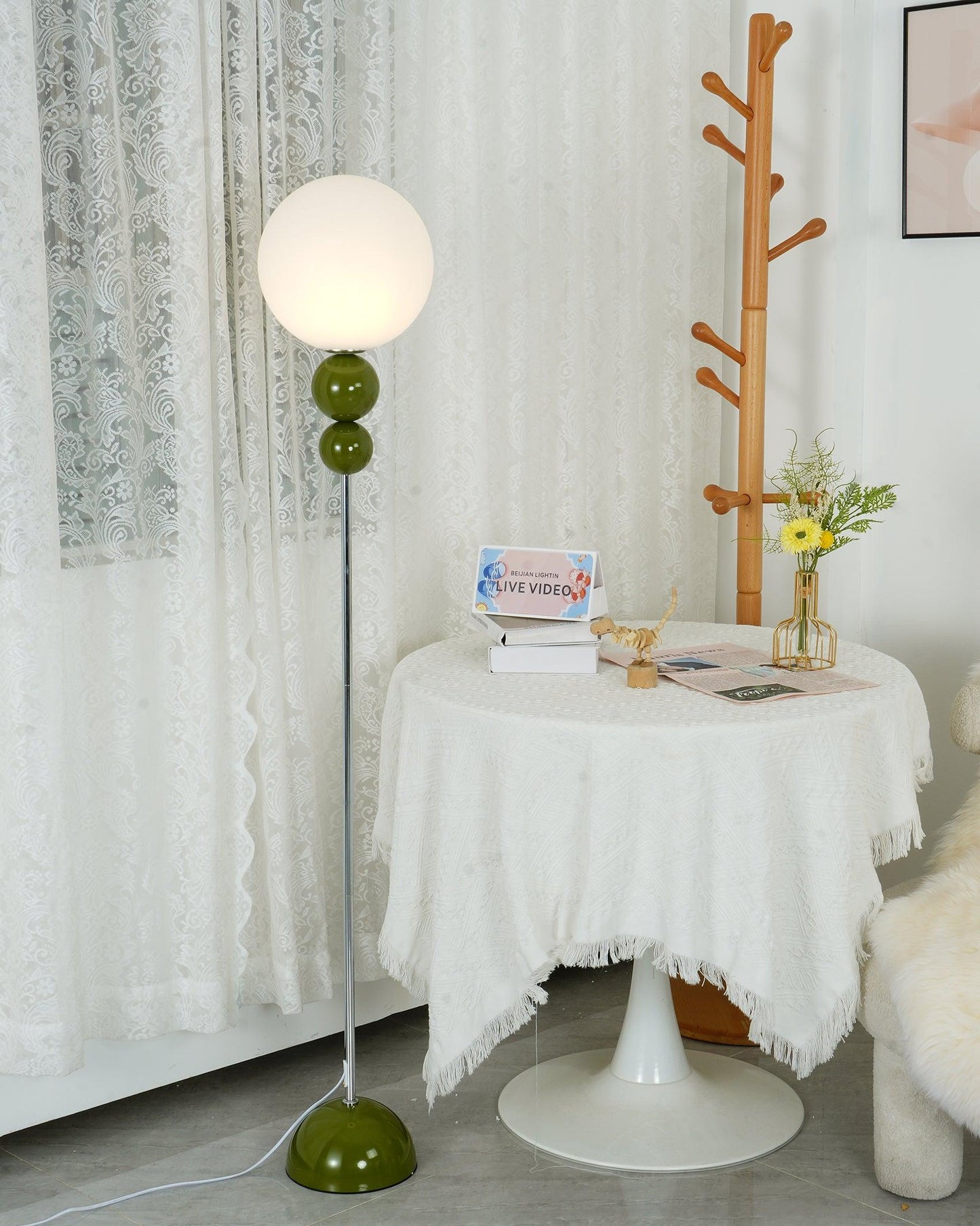 Clavora Linea | LED-Stehleuchte mit schlanker Silhouette im Nordic-Design