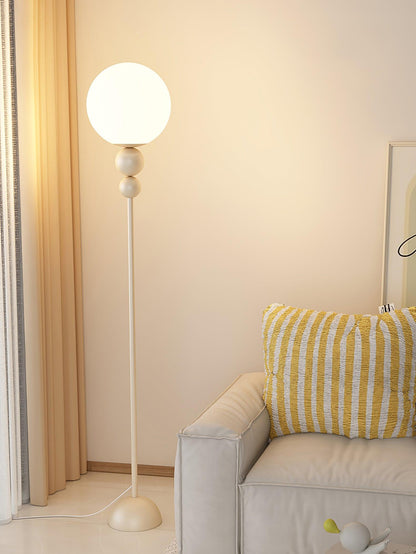 Clavora Linea | LED-Stehleuchte mit schlanker Silhouette im Nordic-Design