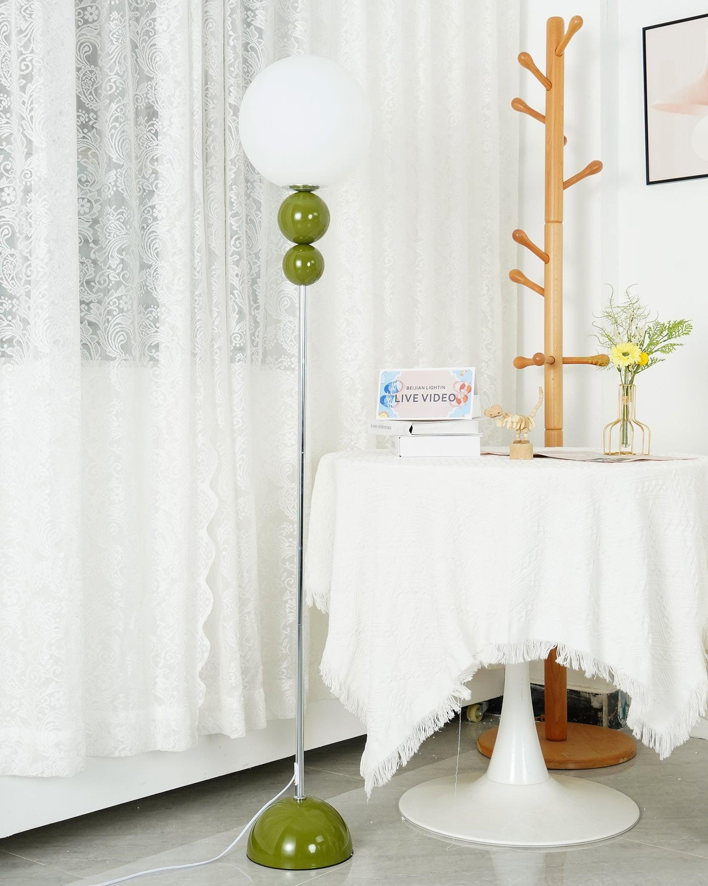 Clavora Linea | LED-Stehleuchte mit schlanker Silhouette im Nordic-Design