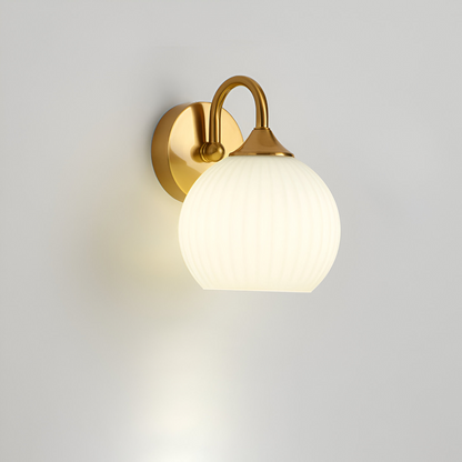 Lunaris – Zeitgenössische Kugelförmige Glas-Wandleuchte mit Gestreiftem Design und LED-Technologie