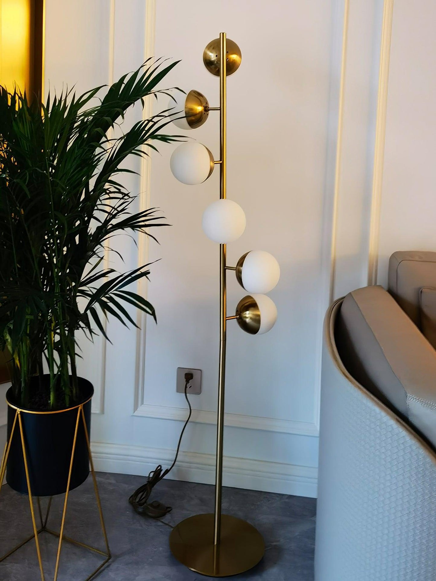Sylvara Tree | Skulpturale LED-Baumleuchte im modernen Design
