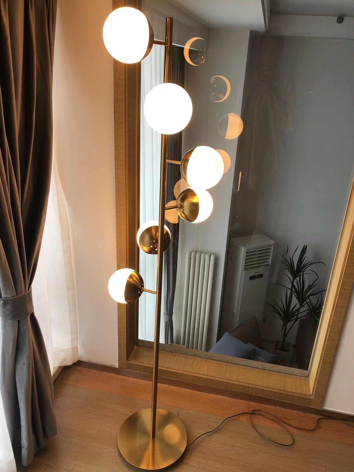 Sylvara Tree | Skulpturale LED-Baumleuchte im modernen Design