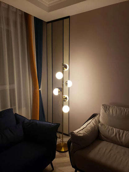 Sylvara Tree | Skulpturale LED-Baumleuchte im modernen Design