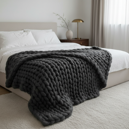 NordWeave | Edle XXL Strickdecke aus weichem Garn für Wohn- & Schlafzimmer