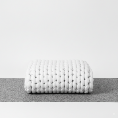 NordWeave | Edle XXL Strickdecke aus weichem Garn für Wohn- & Schlafzimmer