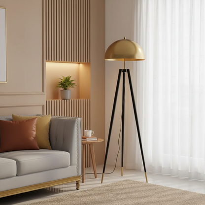 Solano Coyote Stehlampe – Luxus Dreibeinlampe mit Gold-Schirm im modernen Design