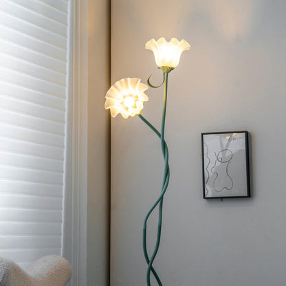 Calla Stehleuchte | LED Stehlampe in Blumenform mit dekorativem Design