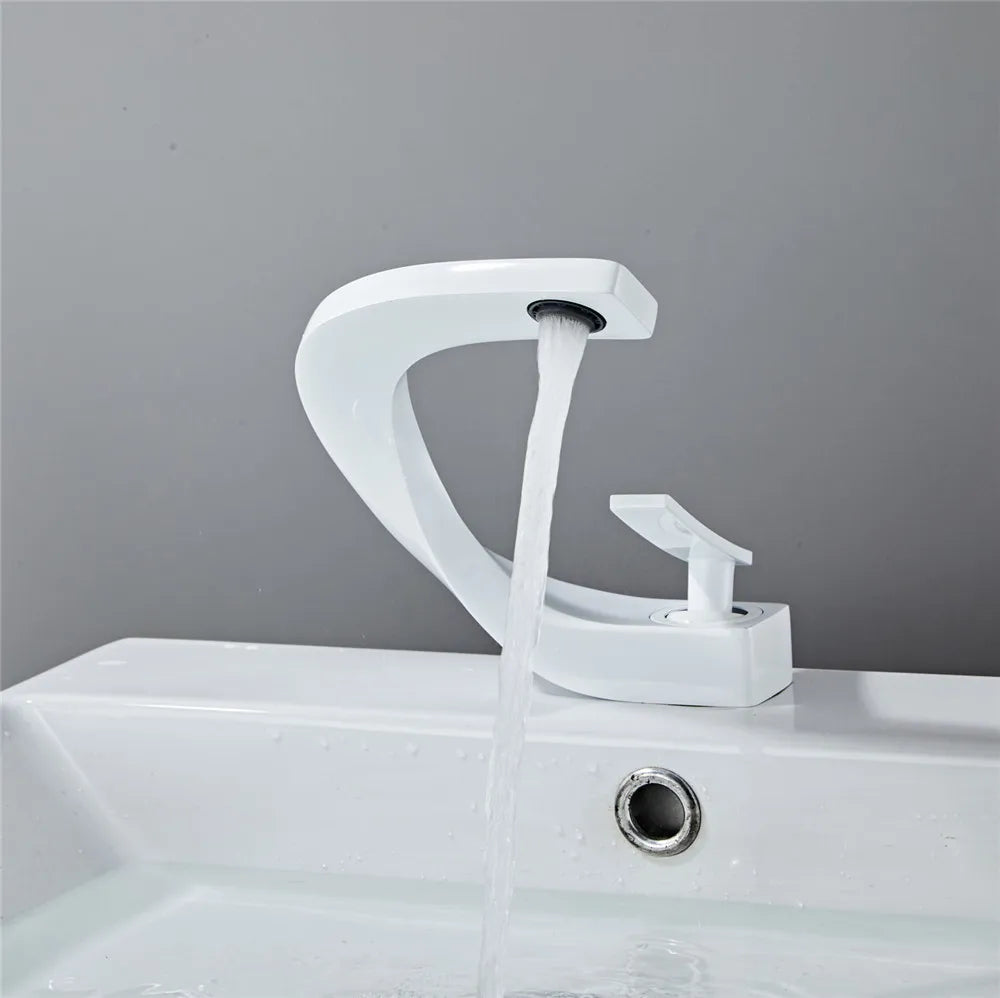 Sivra | Hochwertiger Design-Wasserhahn für moderne Badezimmer