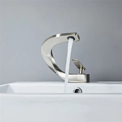 Sivra | Hochwertiger Design-Wasserhahn für moderne Badezimmer