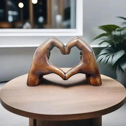 LoveSculpt Figur | Dekorative Holzskulptur, handgefertigt für wohnliche Akzente