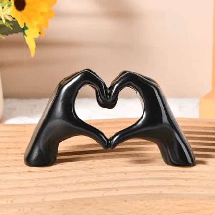 LoveSculpt Figur | Dekorative Holzskulptur, handgefertigt für wohnliche Akzente