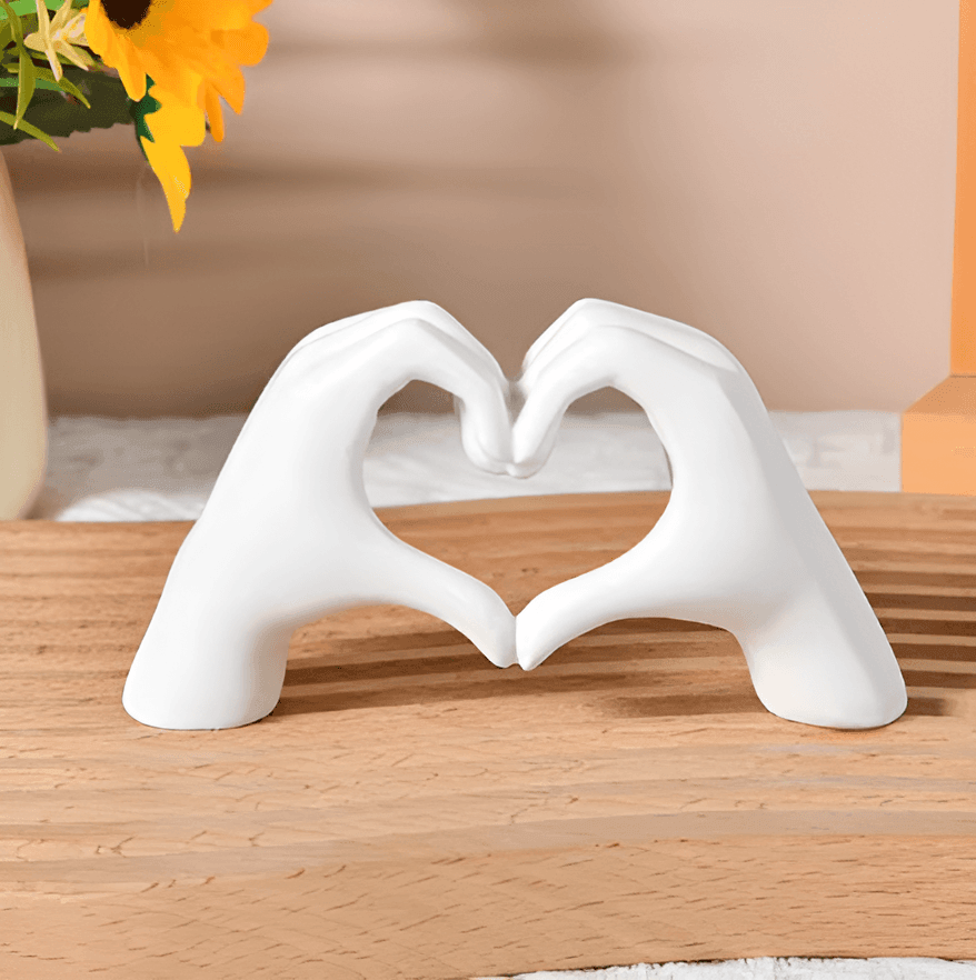 LoveSculpt Figur | Dekorative Holzskulptur, handgefertigt für wohnliche Akzente