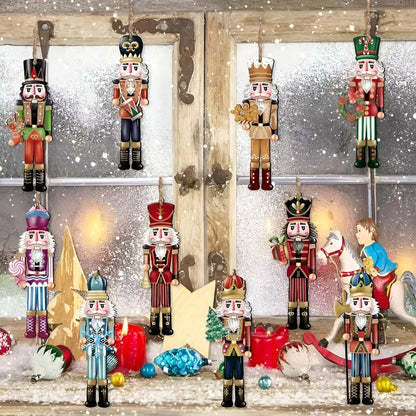 Handgefertigte Nussknacker Figuren | 12er Set Holzornamente für Weihnachtsbaum & Festliche Deko