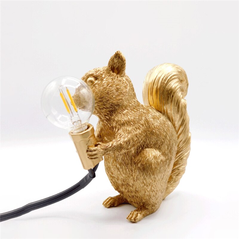 Squirola | LED-Tischlampe mit Eichhörnchenfigur im nordischen Stil