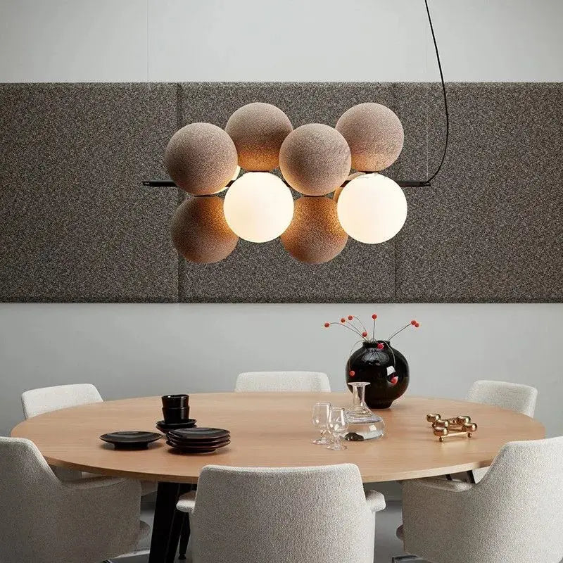 Holly LED-Pendelleuchte – Moderne Kugelleuchte mit skulpturalem Design für Esszimmer und Wohnzimmer