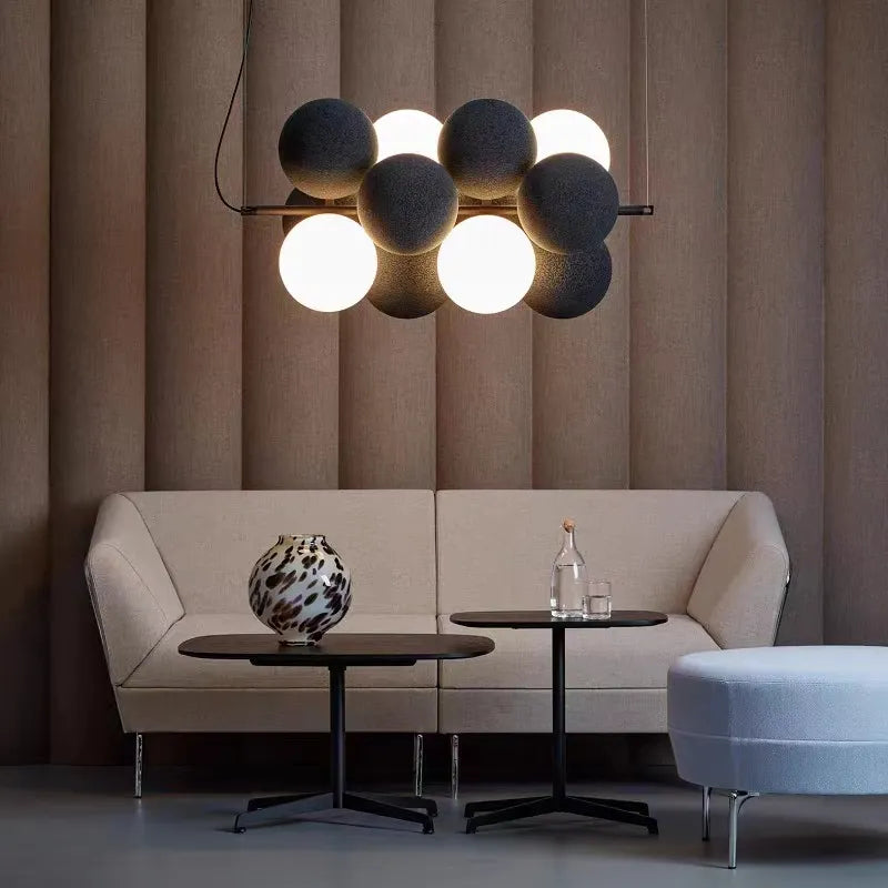 Holly LED-Pendelleuchte – Moderne Kugelleuchte mit skulpturalem Design für Esszimmer und Wohnzimmer