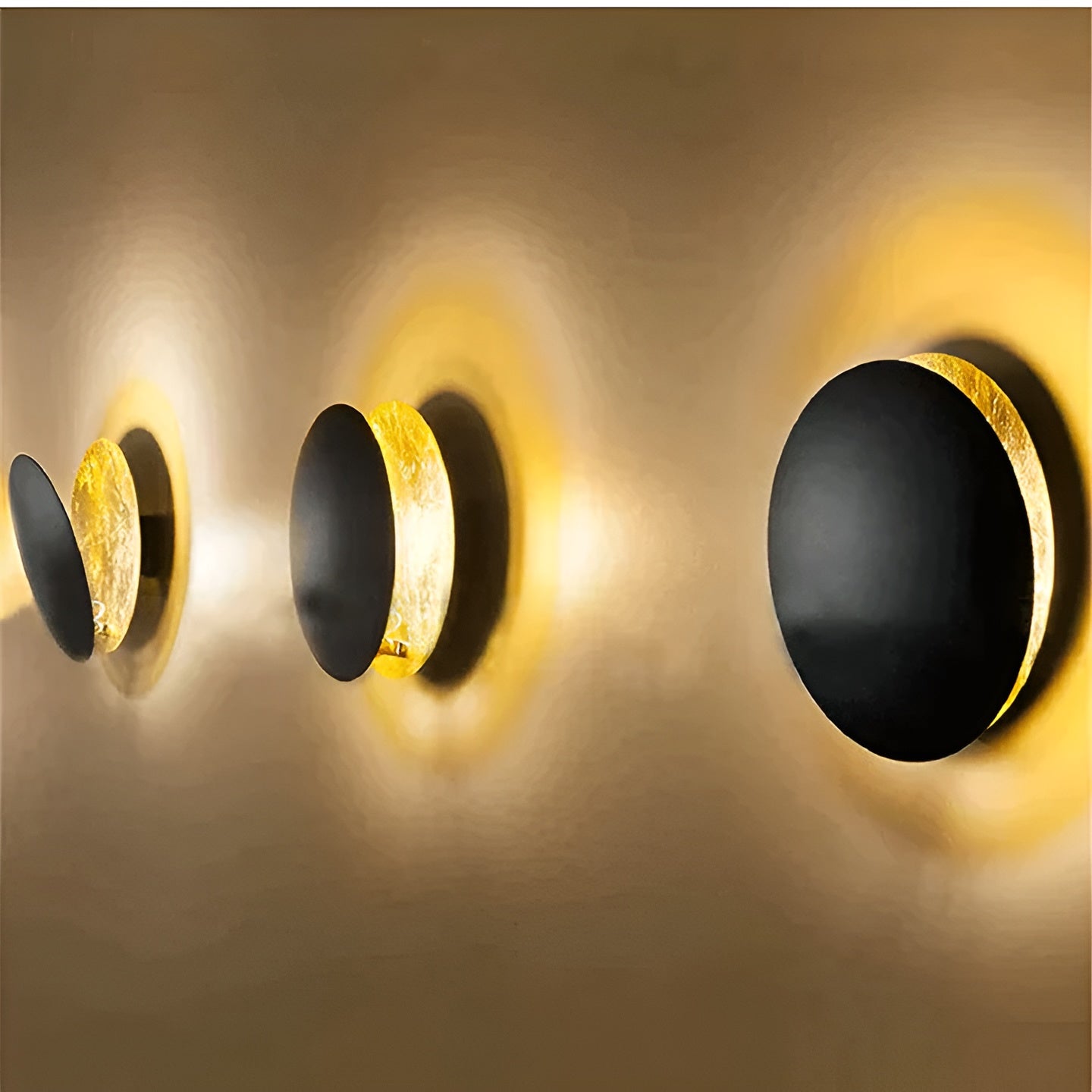 Lunara Halo | 360° drehbare LED-Wandleuchte mit ambientem Licht