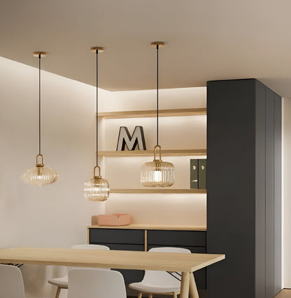 ClaChic lamp | Noordse hanglamp van glas, geribbeld ontwerp in wit & goud