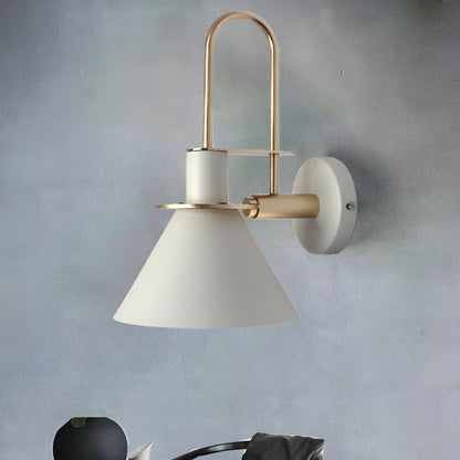 Zoralia | Postmoderne LED-Wandleuchte im trompetenförmigen Design