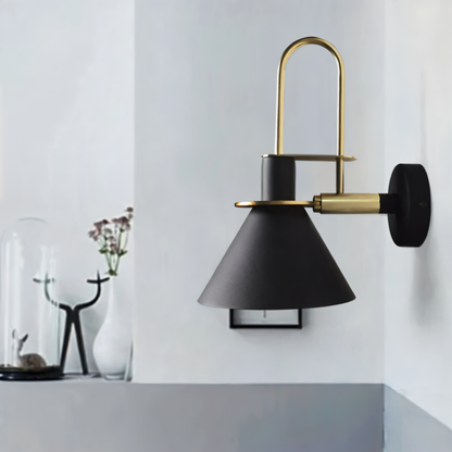 Zoralia | Postmoderne LED-Wandleuchte im trompetenförmigen Design