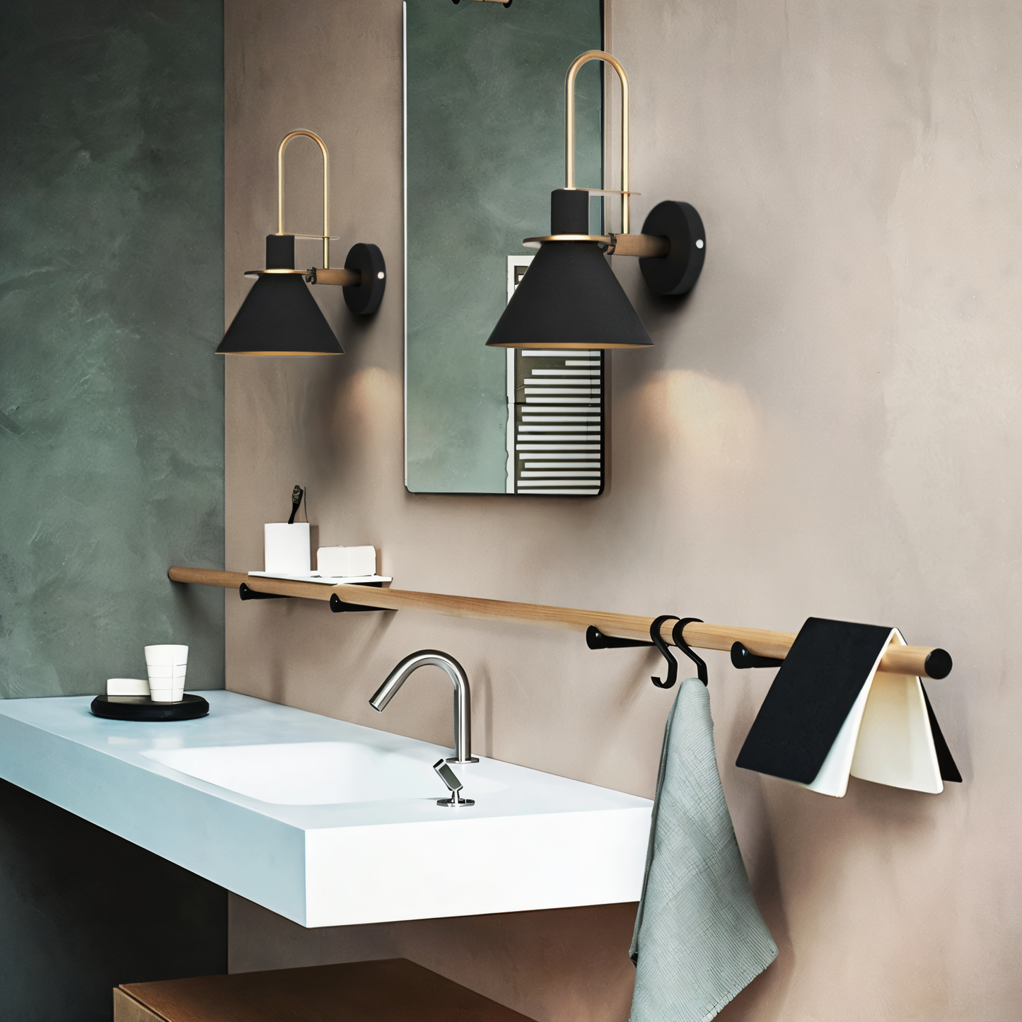 Zoralia | Postmoderne LED-Wandleuchte im trompetenförmigen Design