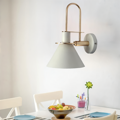 Zoralia | Postmoderne LED-Wandleuchte im trompetenförmigen Design