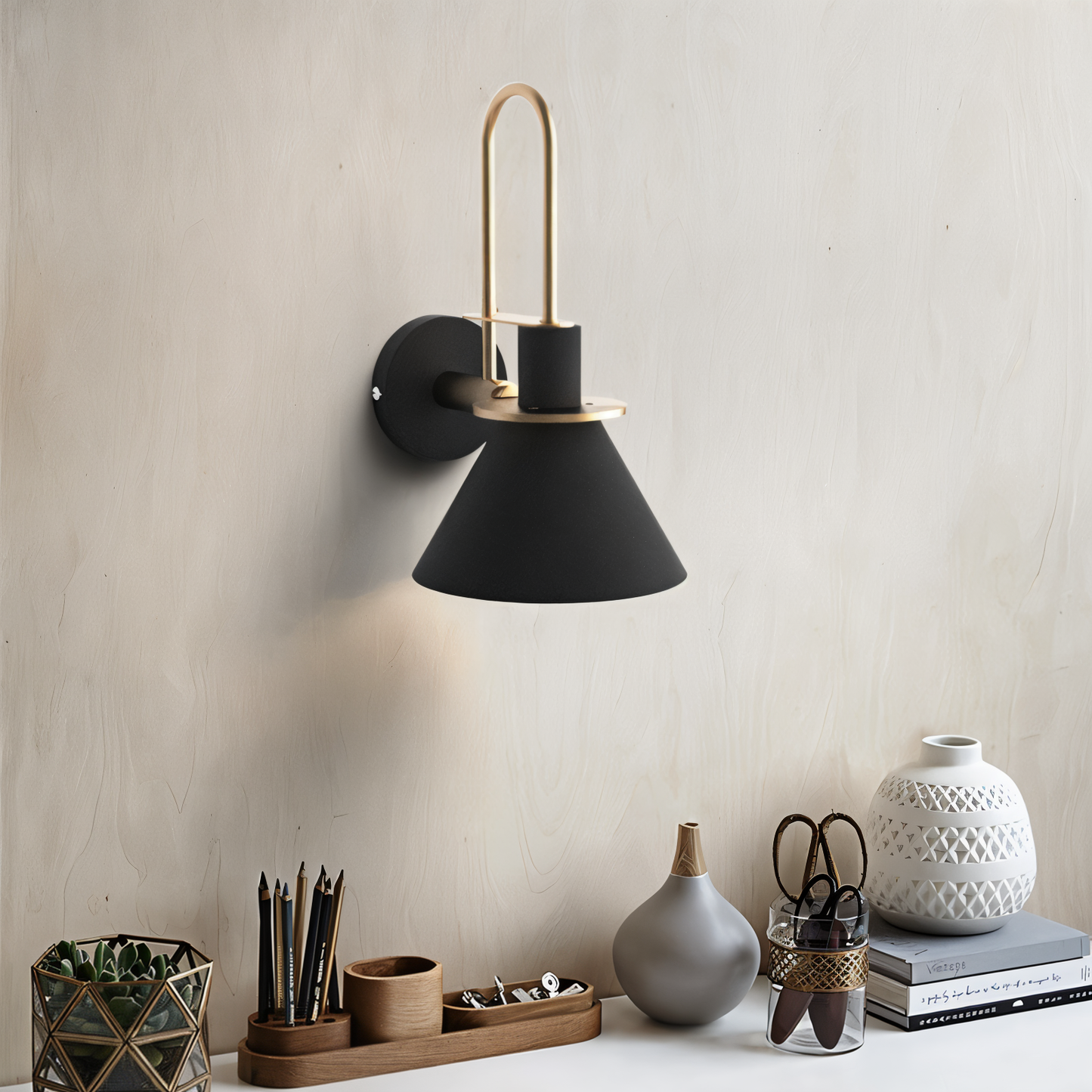 Zoralia | Postmoderne LED-Wandleuchte im trompetenförmigen Design