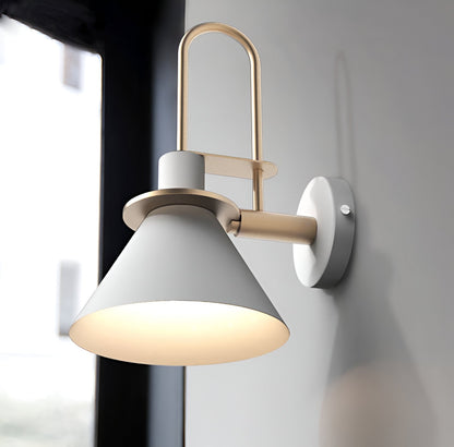 Zoralia | Postmoderne LED-Wandleuchte im trompetenförmigen Design