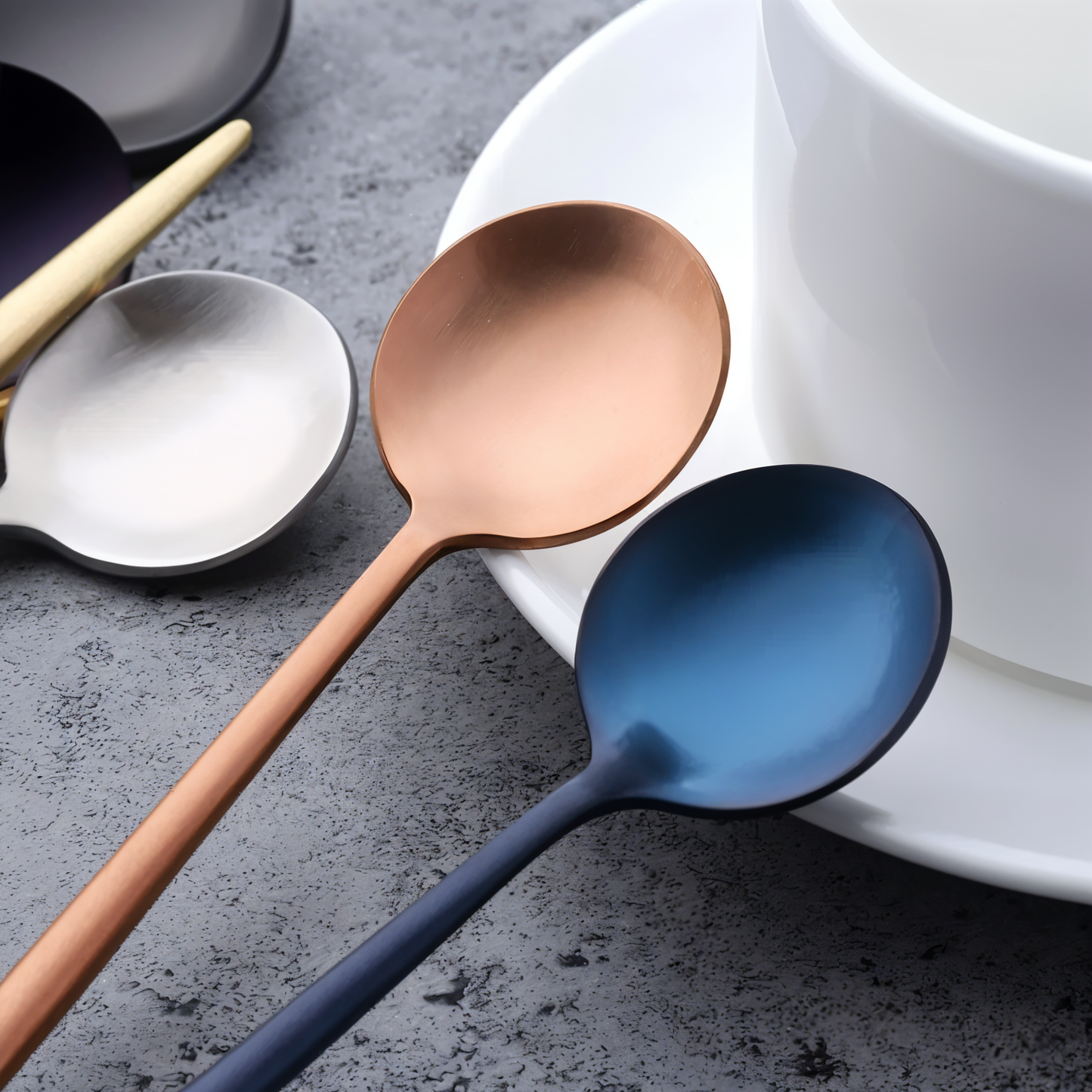 Liora Spoons | 4-teiliges Teelöffelset aus buntem Edelstahl