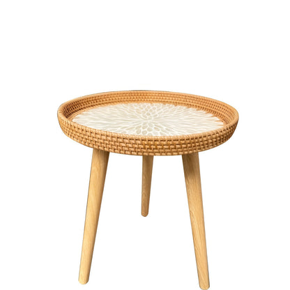 Scandi Couchtisch – Runder handgefertigter Rattan Couchtisch aus Holz im nordischen Design