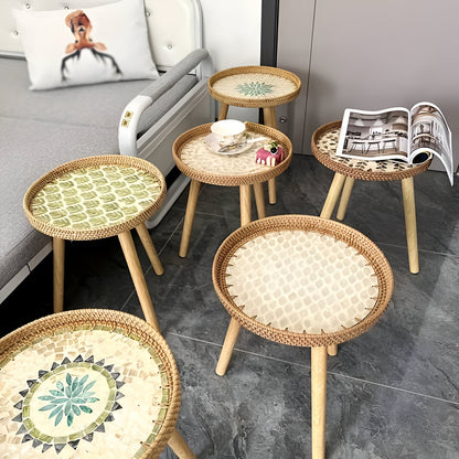 Scandi Couchtisch – Runder handgefertigter Rattan Couchtisch aus Holz im nordischen Design