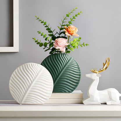 Illyraea – Handgefertigte Skandinavische Keramikvase | Minimalistisches & Elegantes Design