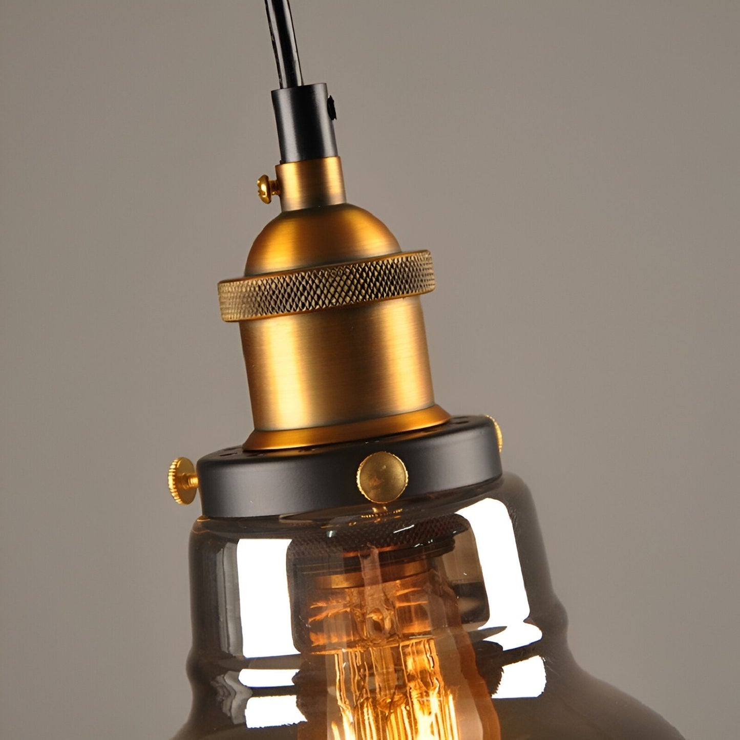 VintaLoft – Elegante Rauchglas Pendelleuchte im Vintage Loft Design