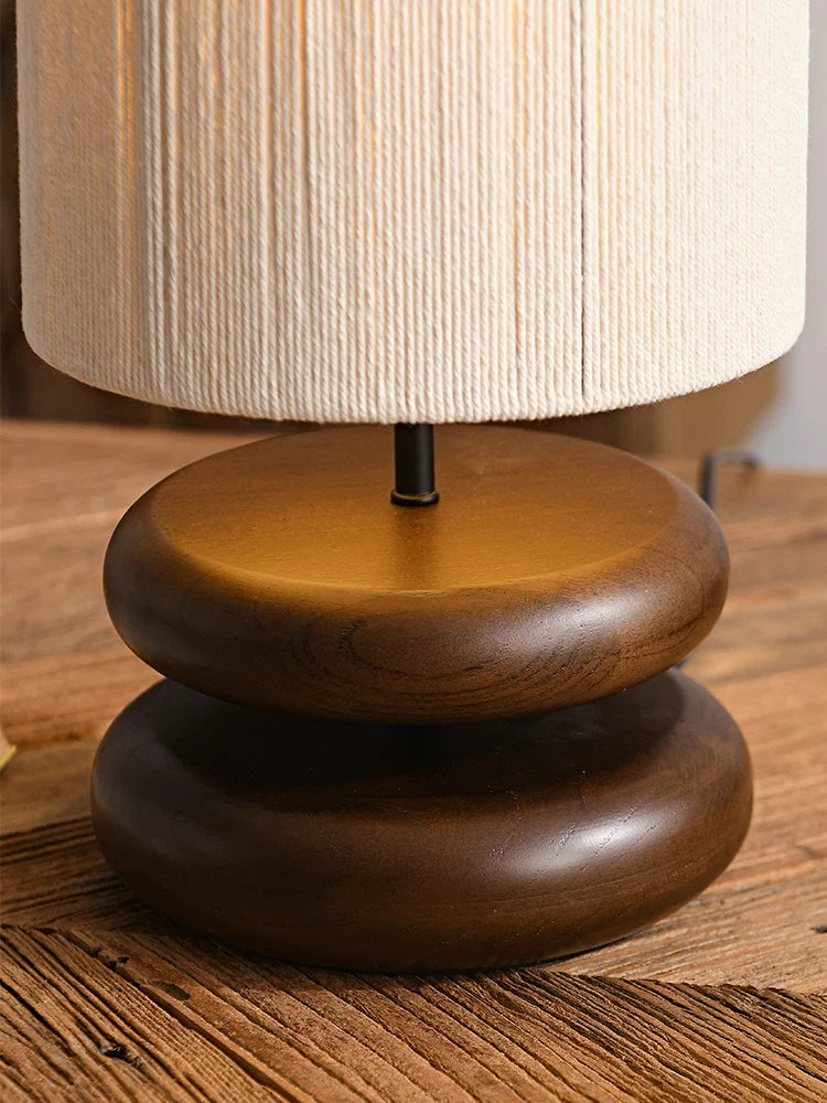RusticTwine | Tafellamp walnoot vlechtwerk | Handgemaakte houten lamp met touwenkap & warm LED-licht