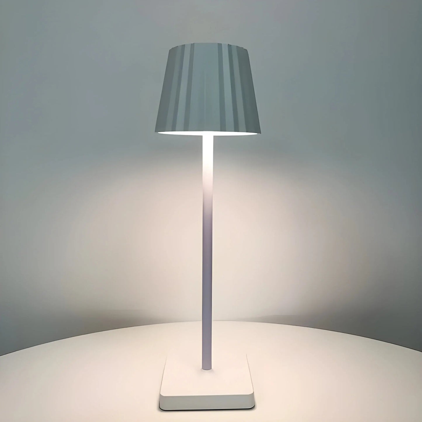 Glovella | Waterdichte LED-aanraaklamp met batterij voor binnen- en buitengebruik 