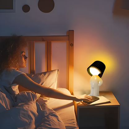 LumoPal Shy | LED-Tischlampe in Figurenform – dimmbar & dekorativ