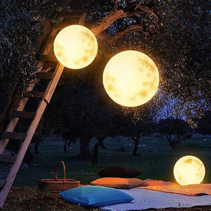 Lunara Glóma | Wiederaufladbare LED Gartenlampe in Mondform