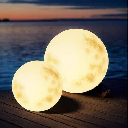 Lunara Glóma | Wiederaufladbare LED Gartenlampe in Mondform