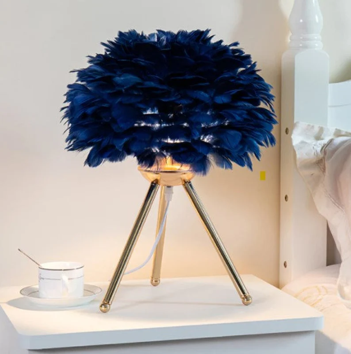 Plumora Lux | Dimmbare Tischleuchte mit edlen Federn im modernen Design