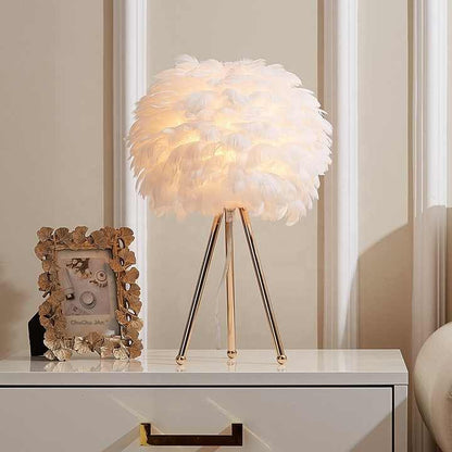 Plumora Lux | Dimmbare Tischleuchte mit edlen Federn im modernen Design