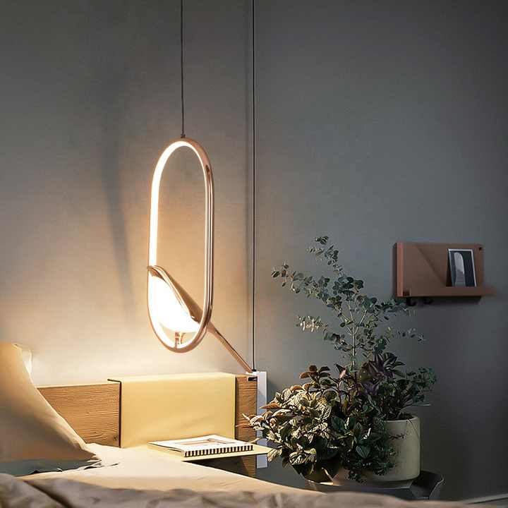 Aviora | Pendelleuchte mit goldenem Vogel und LED-Licht