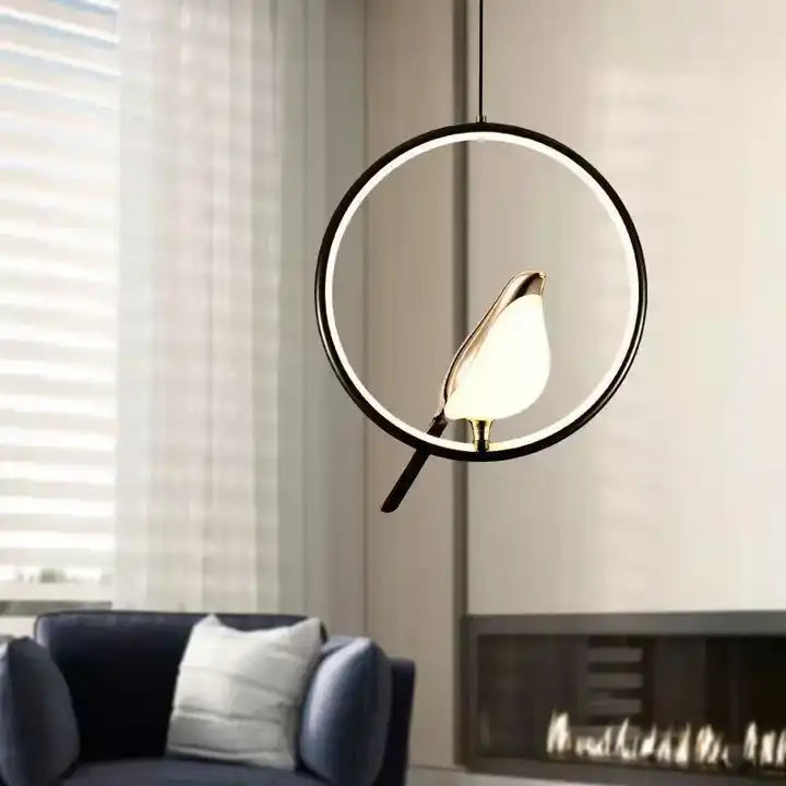 Aviora | Pendelleuchte mit goldenem Vogel und LED-Licht