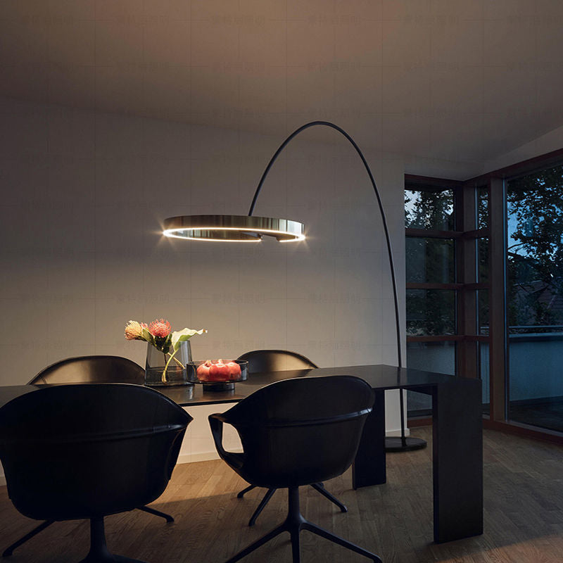 Arinella Curve | LED-Stehleuchte im nordischen Bogen-Design