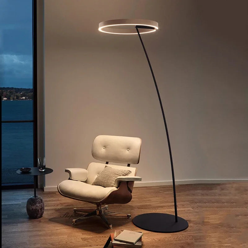 Arinella Curve | LED-Stehleuchte im nordischen Bogen-Design