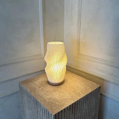 Wavecrest Aura | LED-Tischlampe im wellenförmigen Design