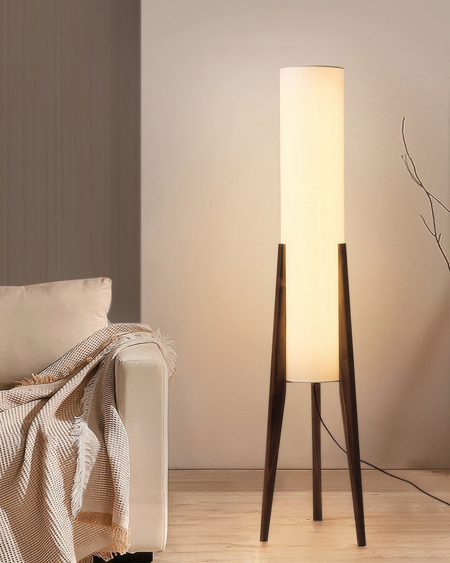 Lunara | Massivholz-Stehlampe aus Walnuss mit LED-Licht