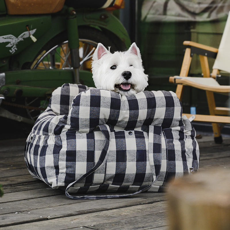 PawVoyage™ Luxus Hundebett fürs Auto | Sicher & Bequem | Waschbar | Mit Seitentaschen | Größen M & L