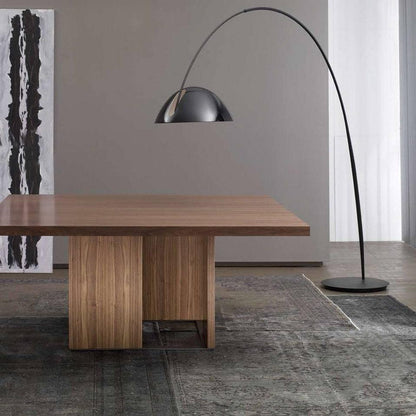 Verano Arc | LED-Stehleuchte mit geschwungenem Bogen-Design