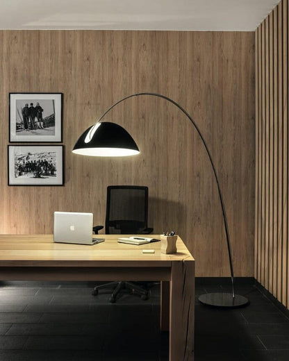 Verano Arc | LED-Stehleuchte mit geschwungenem Bogen-Design
