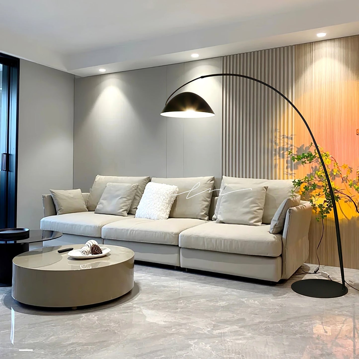 Verano Arc | LED-Stehleuchte mit geschwungenem Bogen-Design